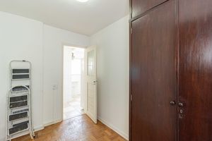 Image 30 - 897997