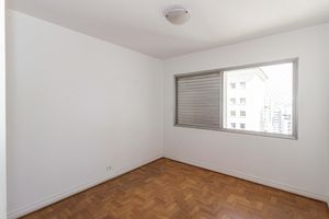 Image 33 - 897997