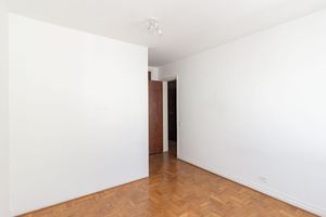 Image 39 - 897997