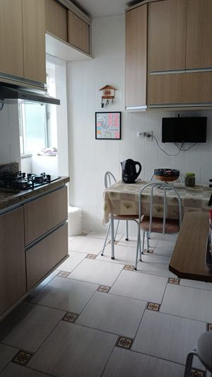 Image 4 - 898001