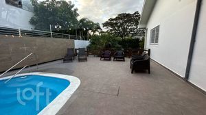 Image 29 - 898007