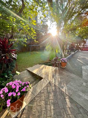 Image 12 - 898015