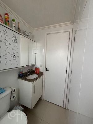 Image 12 - 898017