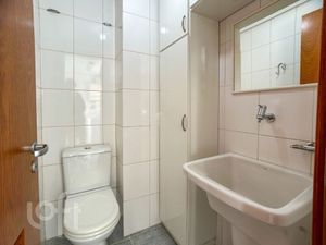 Image 13 - 898018