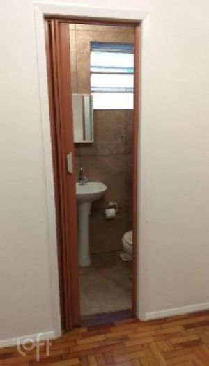Image 9 - 898020