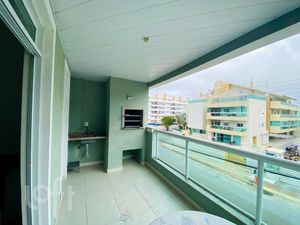 Image 8 - 898025