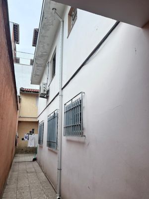 Image 17 - 898029