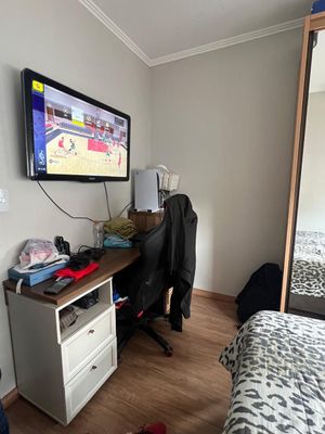 Image 19 - 898033
