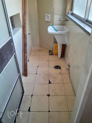 Image 9 - 898037