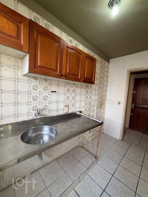 Image 9 - 898037