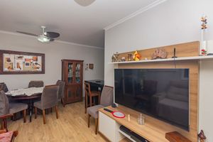 Image 11 - 898041