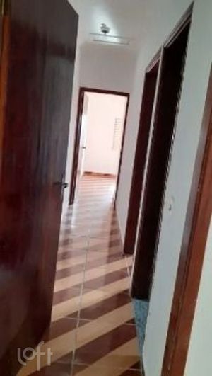 Image 7 - 898043