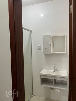 Image 9 - 898047