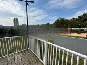 Image 18 - 898050