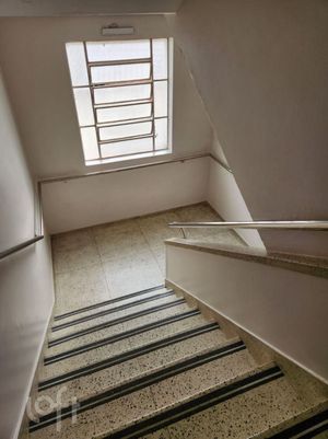 Image 31 - 898055