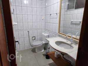 Image 8 - 898055