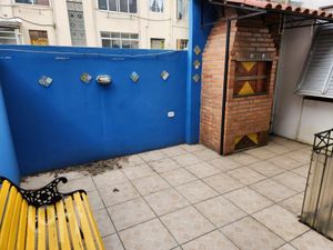 Image 21 - 898055