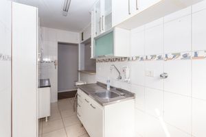 Image 13 - 898068