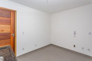 Image 3 - 898069