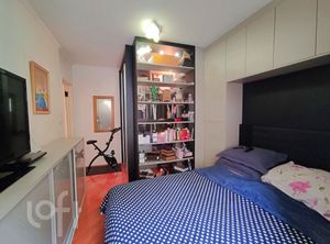 Image 9 - 898074