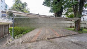 Image 1 - 898079