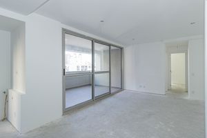 Image 1 - 898083