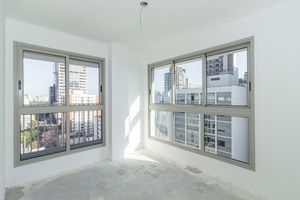 Image 17 - 898083