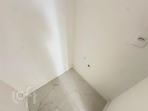 Image 10 - 898103