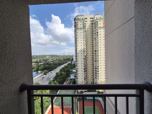 Image 7 - 898105