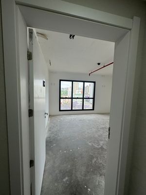 Image 3 - 898205