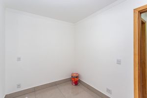 Image 9 - 898208