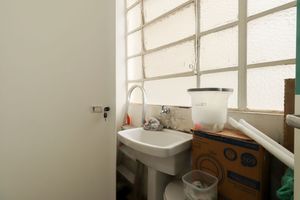 Image 21 - 898220
