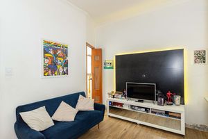Image 3 - 898221