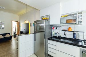 Image 7 - 898221