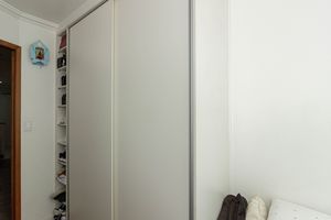 Image 12 - 898221