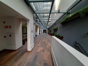 Image 15 - 898222