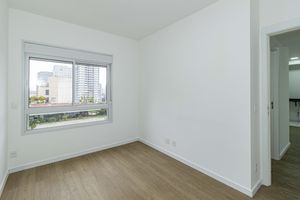 Image 17 - 898225