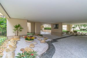 Image 35 - 898247