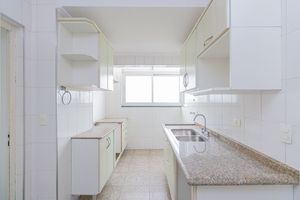 Image 17 - 898247