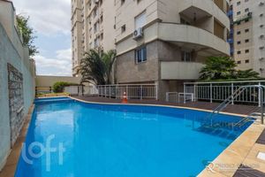 Image 17 - 898248