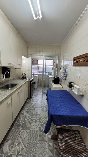 Image 8 - 898250