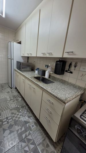 Image 11 - 898250