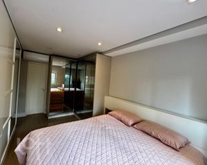 Image 9 - 898252