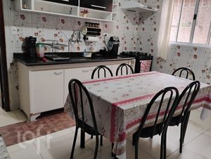 Image 3 - 898253