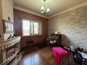 Image 21 - 898259