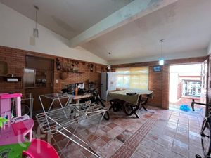 Image 30 - 898259