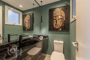 Image 9 - 898264