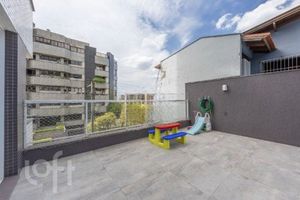 Image 11 - 898264
