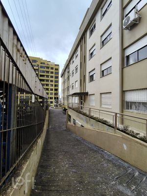 Image 11 - 898267