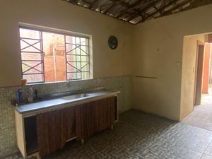 Image 8 - 898268